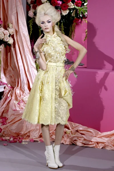 Look 12